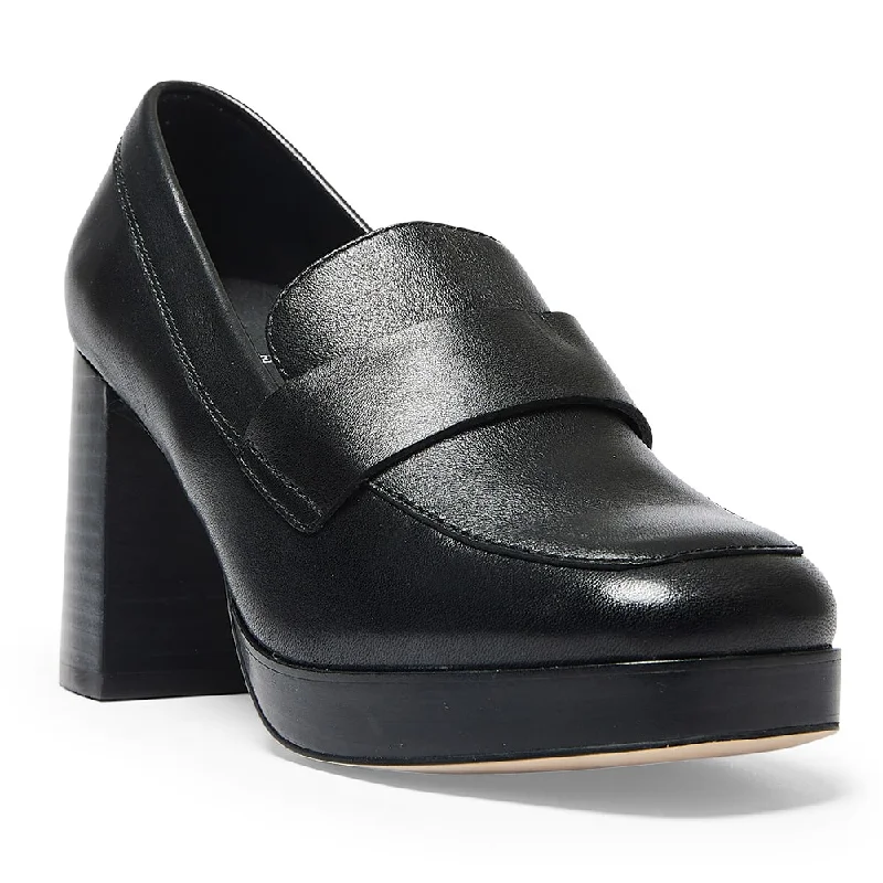 Hume Loafer in Black Leather