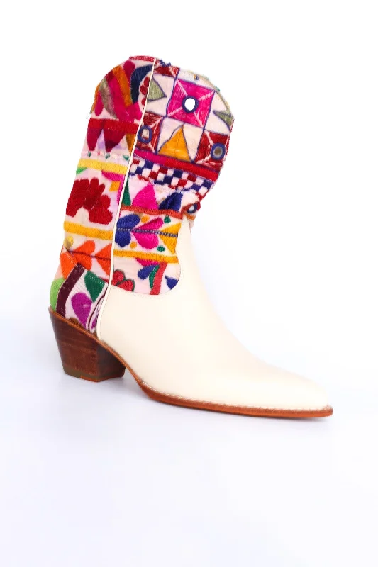 EMBROIDERED PATCHWORK WESTERN BOOTS ANDROMEDA