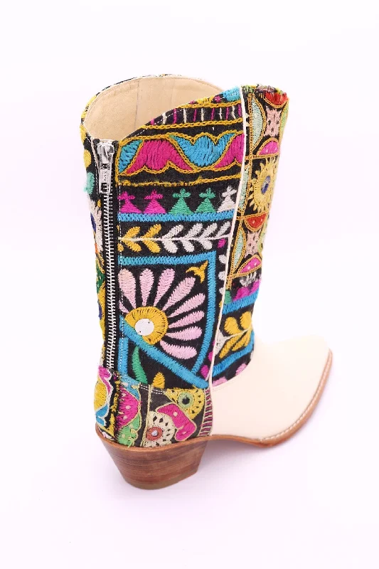 EMBROIDERED PATCHWORK WESTERN BOOTS ANDROMEDA