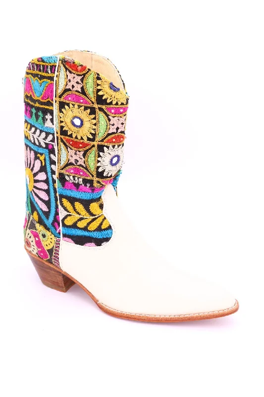 EMBROIDERED PATCHWORK WESTERN BOOTS ANDROMEDA